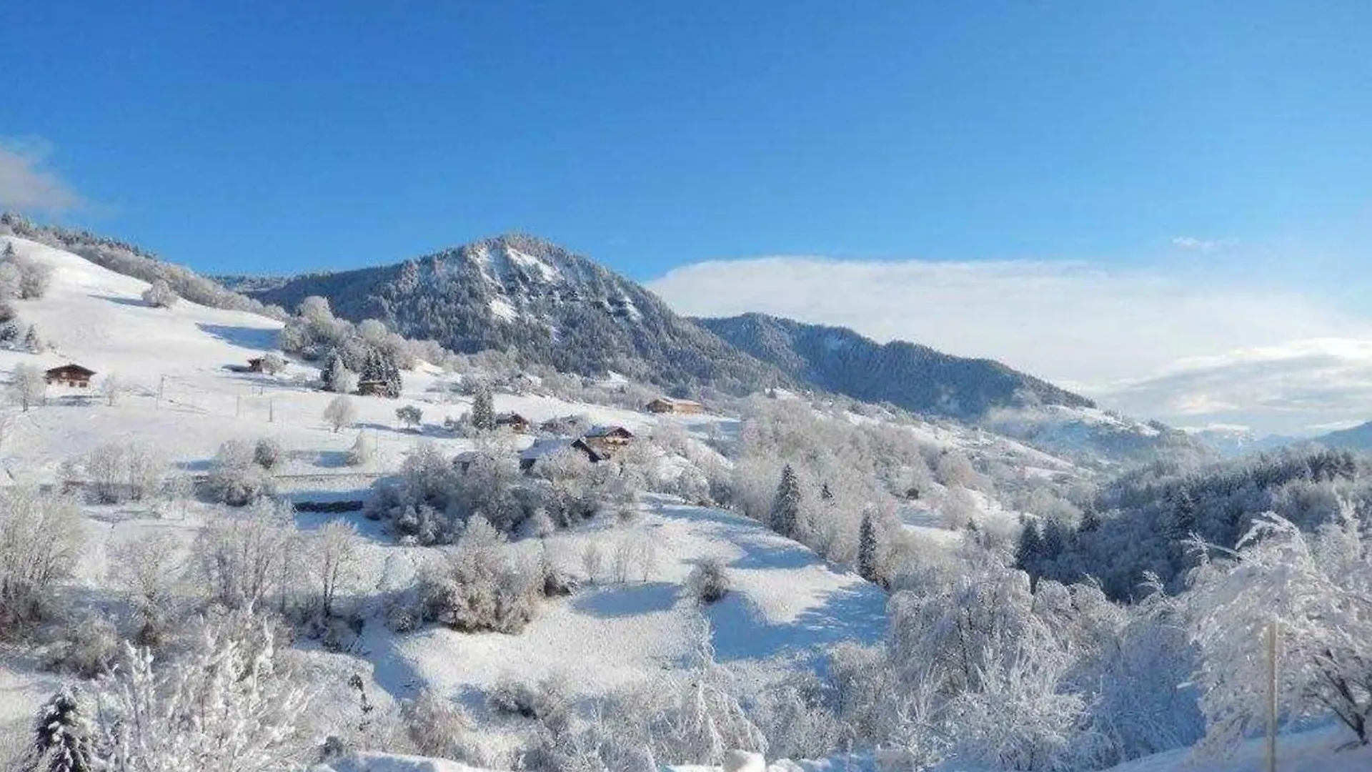 Cosy Apartment With Balcony And Mountain View Flumet