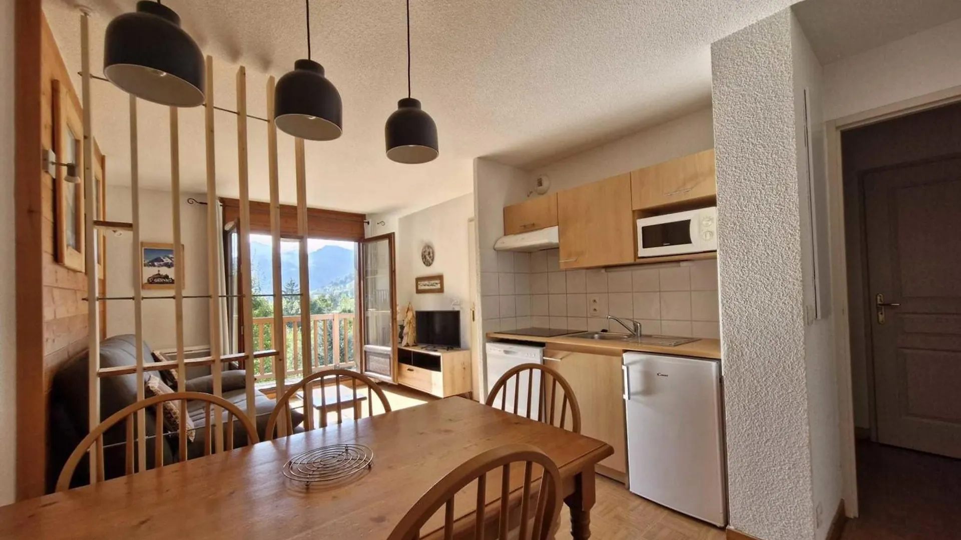 Cosy Apartment With Balcony And Mountain View Flumet 0*,  Frankrike